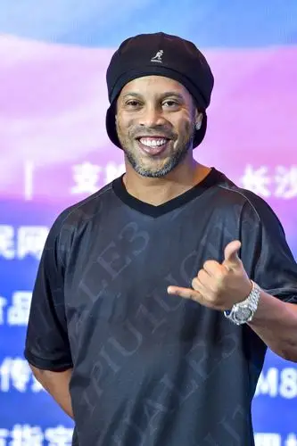 推动乌克兰
